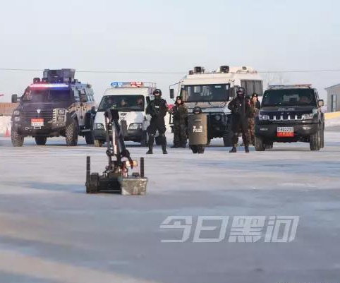 黑河反恐防爆實戰(zhàn)！看凌天排爆機器人如何在零下25°迅速出擊。