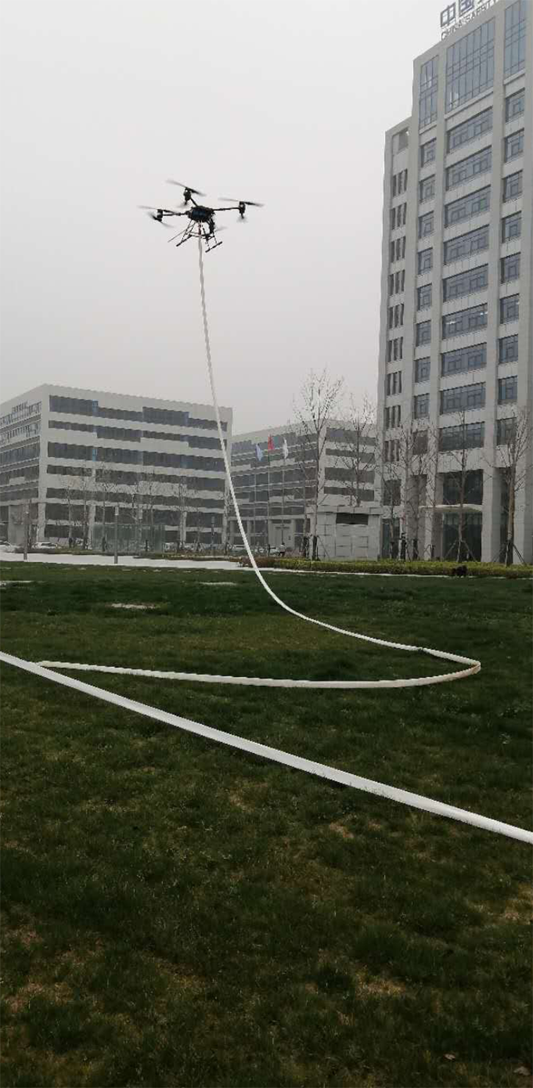 可以空中拖水帶100米的滅火無(wú)人機(jī)，助力高層建筑救援