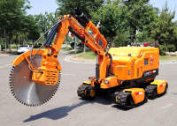 RXR-JM200GD消防破拆救援機(jī)器人 （4履帶、破拆機(jī)械臂、80國(guó)產(chǎn)消防水炮）